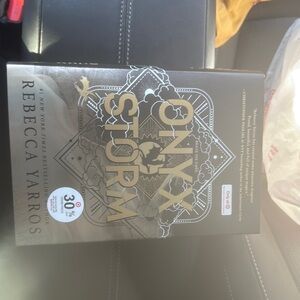 Rebecca Yarros 'Onyx Storm' Hardcover Book